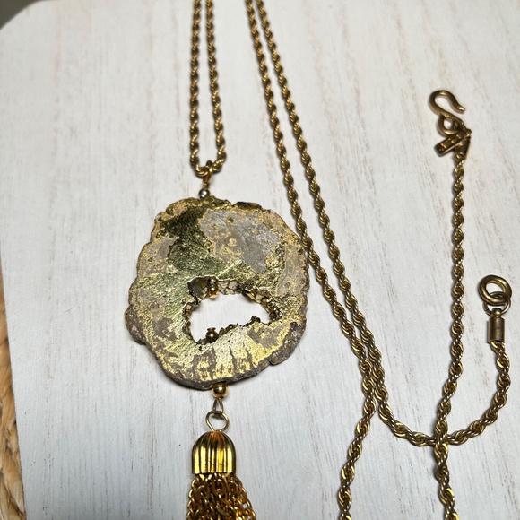 Vintage KJL Natural Geode Slice Agate Pendant Necklace with Gold Leaf accents - Picture 3 of 12